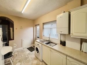 Kitchen Diner- click for photo gallery